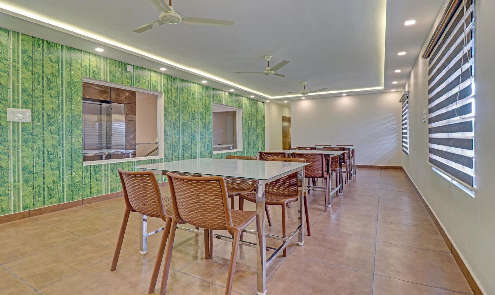 Treebo Golden Terminal, Kochi Airport Hotel Екстериор снимка