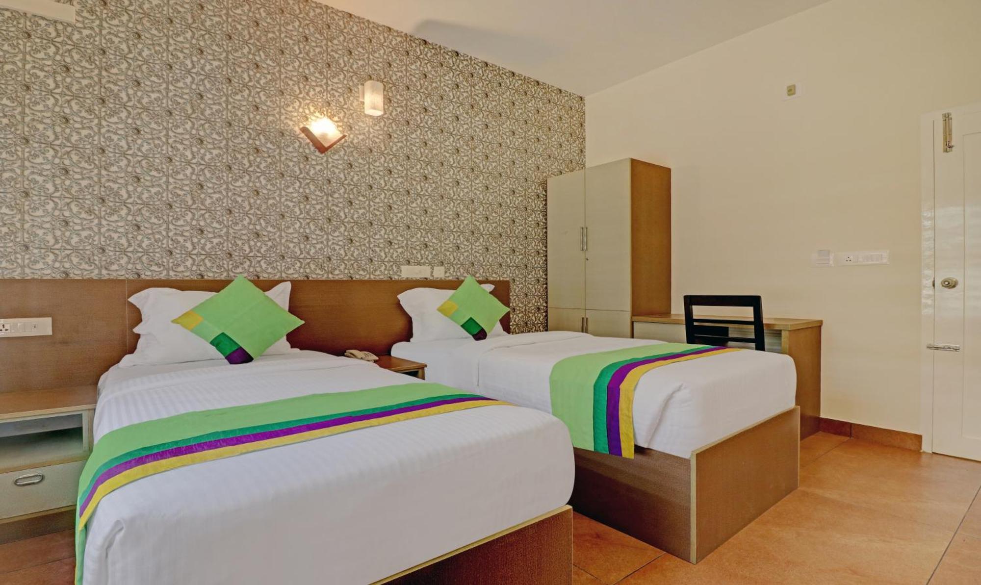 Treebo Golden Terminal, Kochi Airport Hotel Екстериор снимка