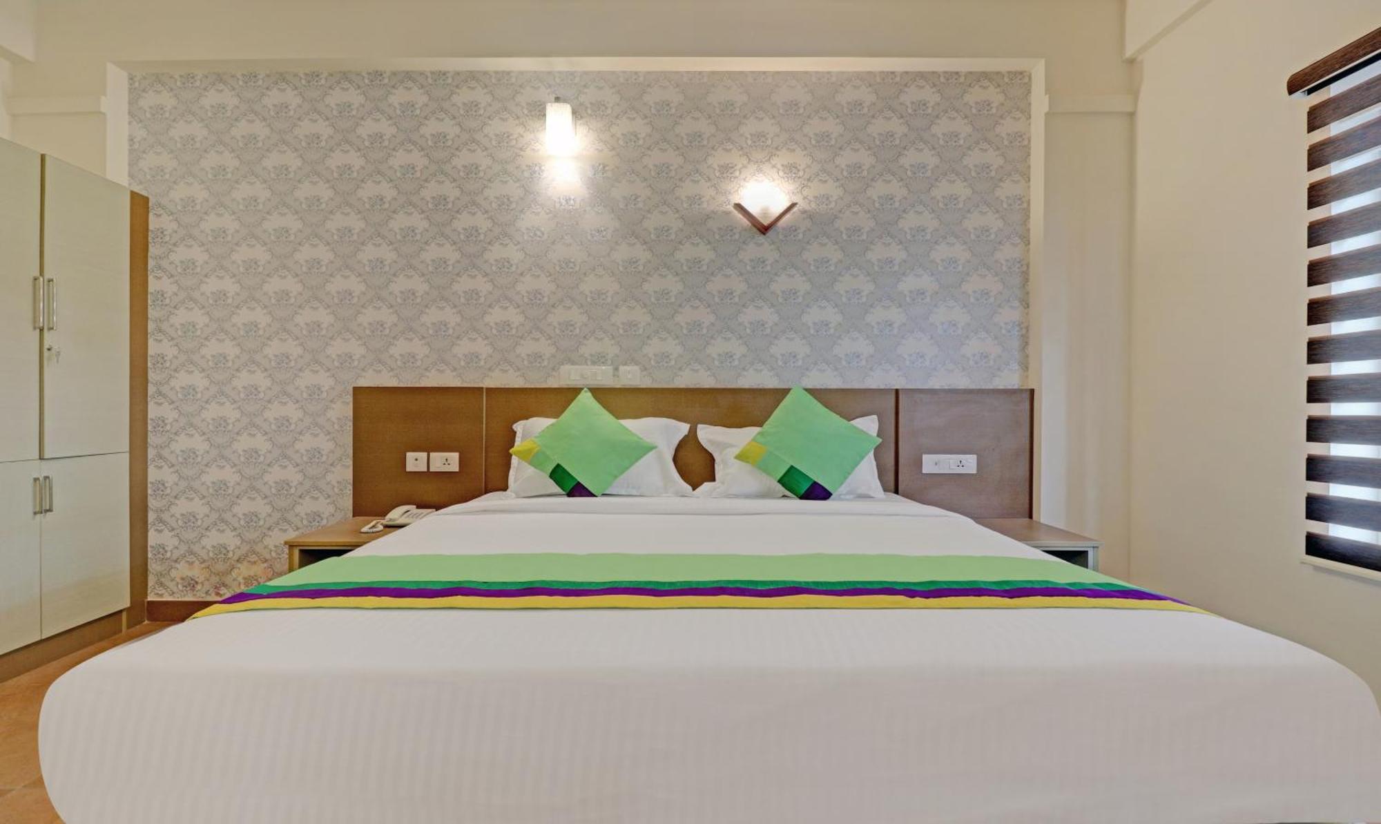 Treebo Golden Terminal, Kochi Airport Hotel Екстериор снимка