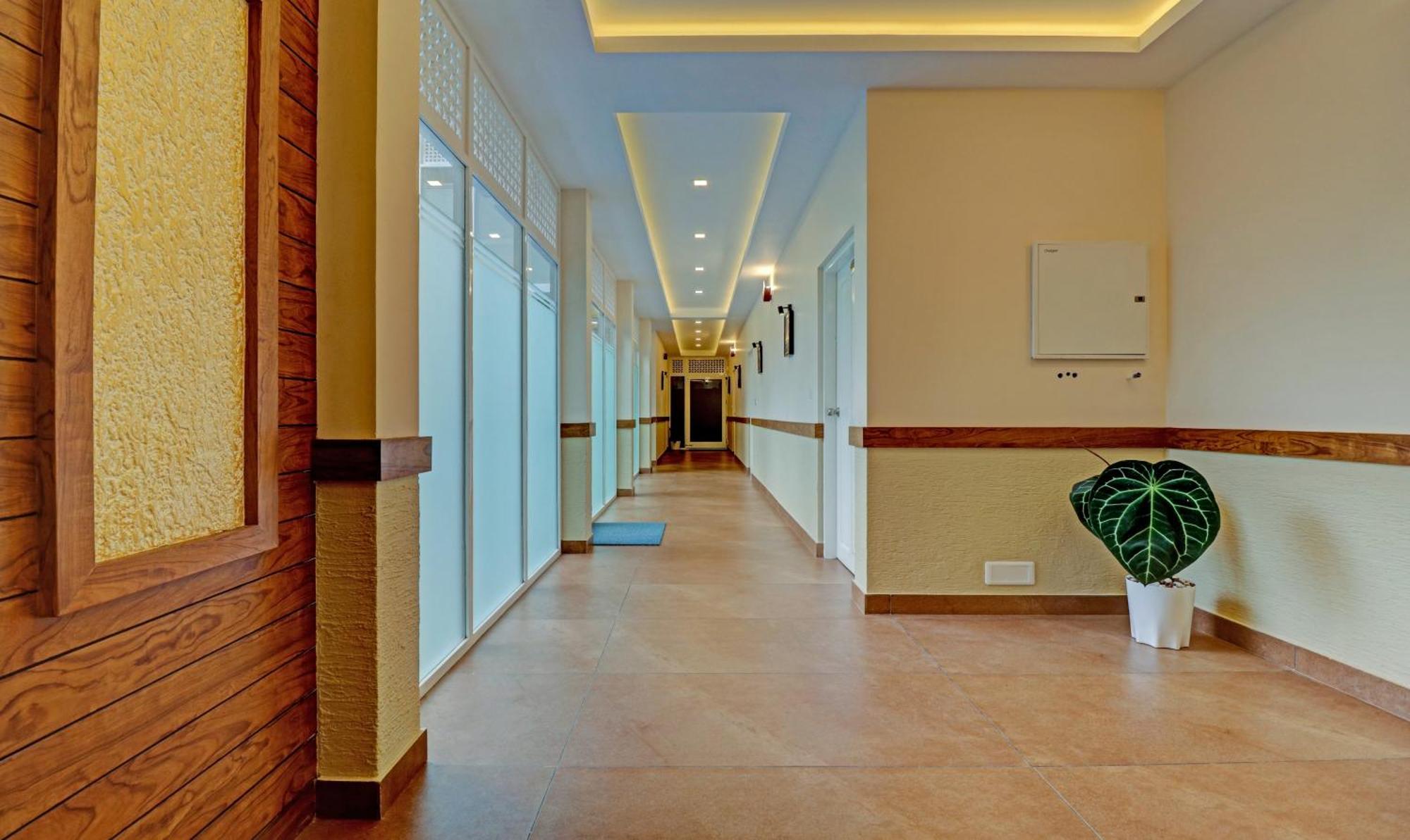 Treebo Golden Terminal, Kochi Airport Hotel Екстериор снимка