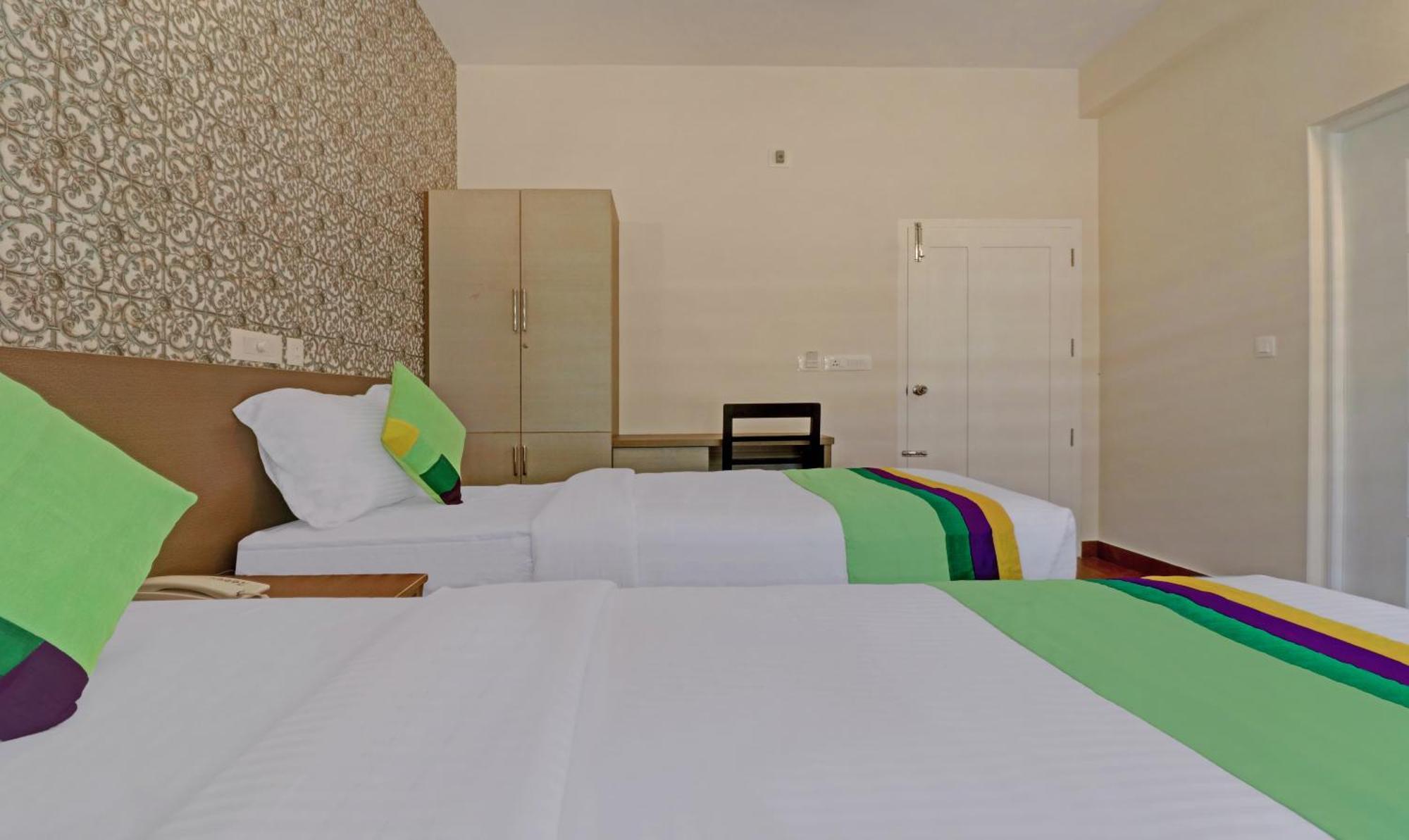 Treebo Golden Terminal, Kochi Airport Hotel Екстериор снимка