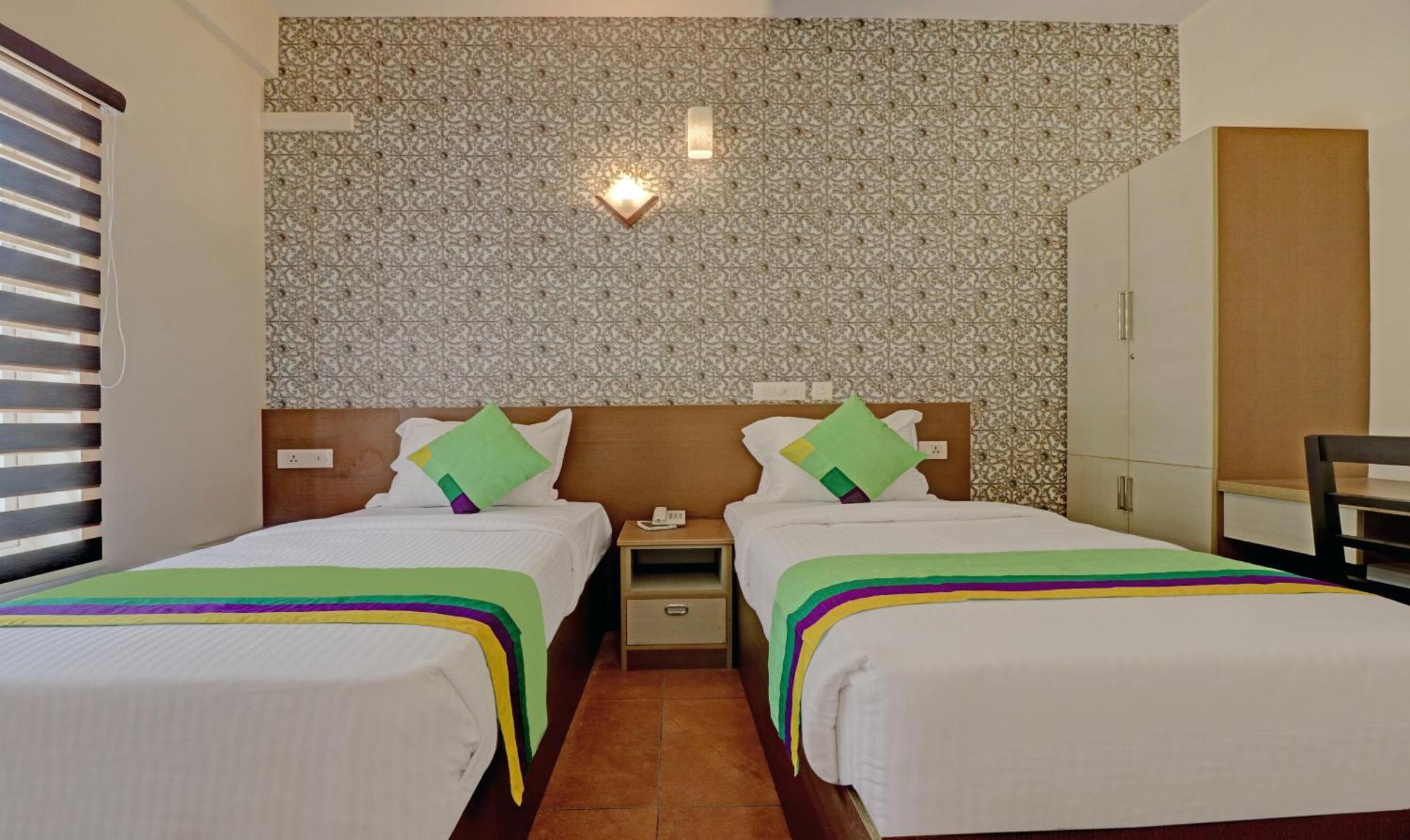 Treebo Golden Terminal, Kochi Airport Hotel Екстериор снимка