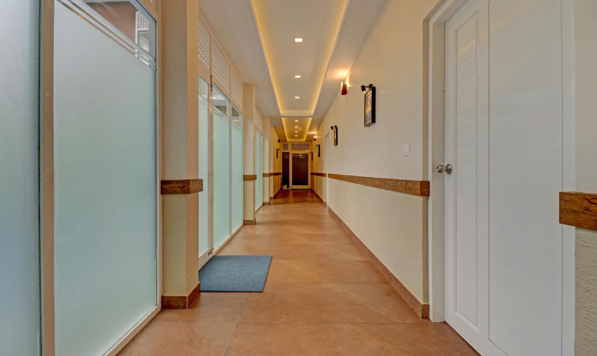 Treebo Golden Terminal, Kochi Airport Hotel Екстериор снимка
